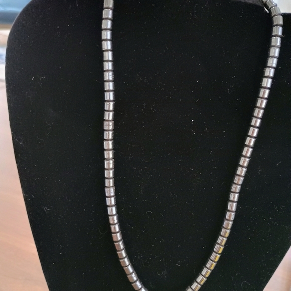 Elegant Silver Filigree Pendant Necklace With Gun Metal Chain - Picture 4 of 5